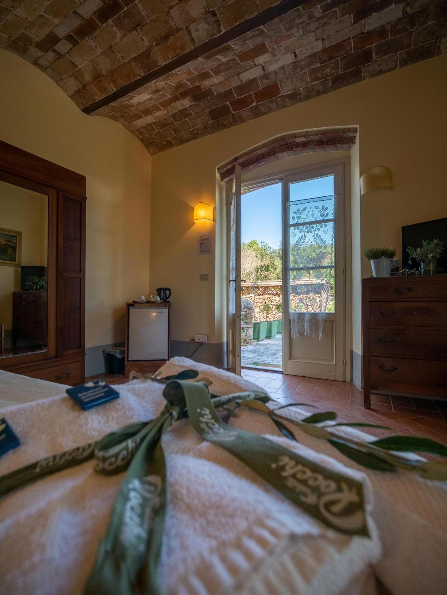 Locanda Le Giunche Guardistallo Buitenkant foto